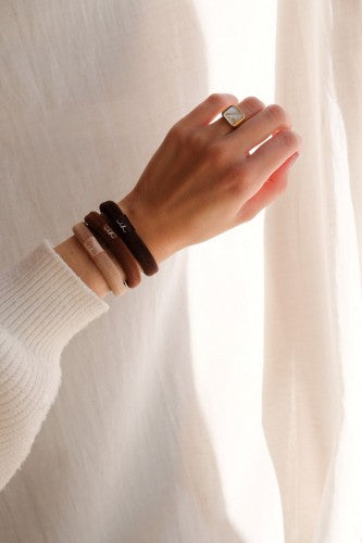 invisibobble Hair Tie Mocha – Anwendung