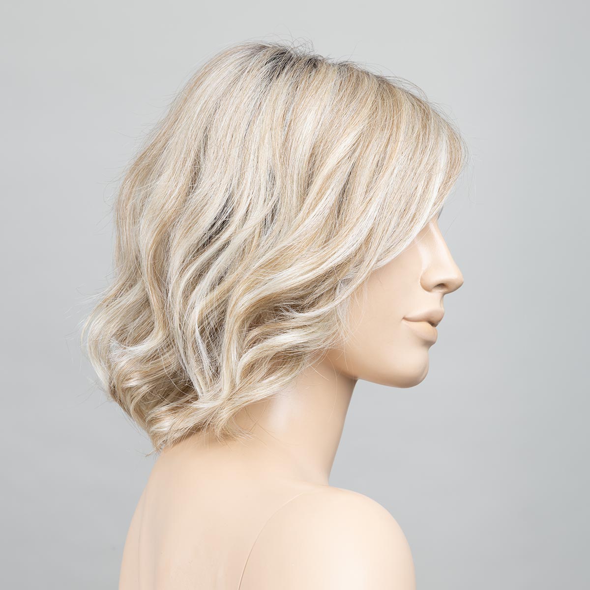 pearlblonde rooted