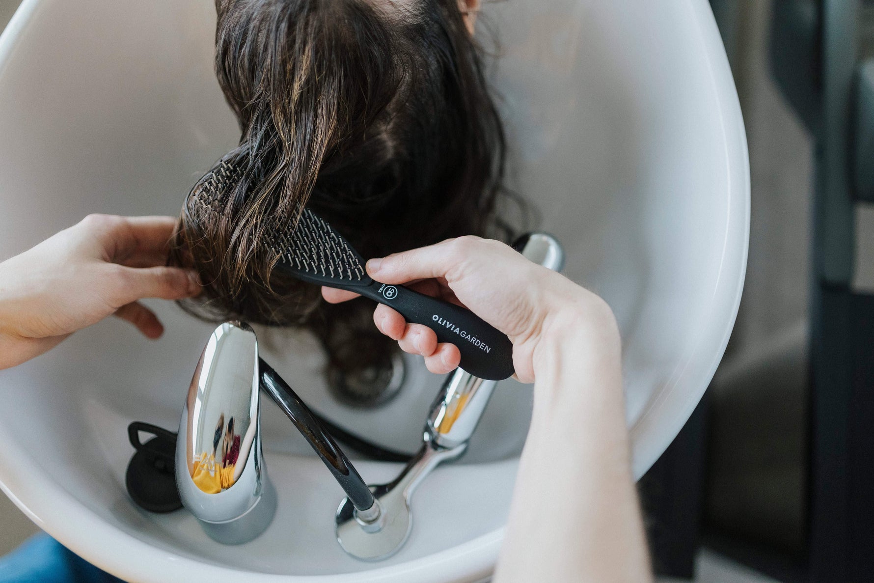 olivia-garden-essential-style-wet-thick-hair-bristles-matt-black-b-2487-57nU