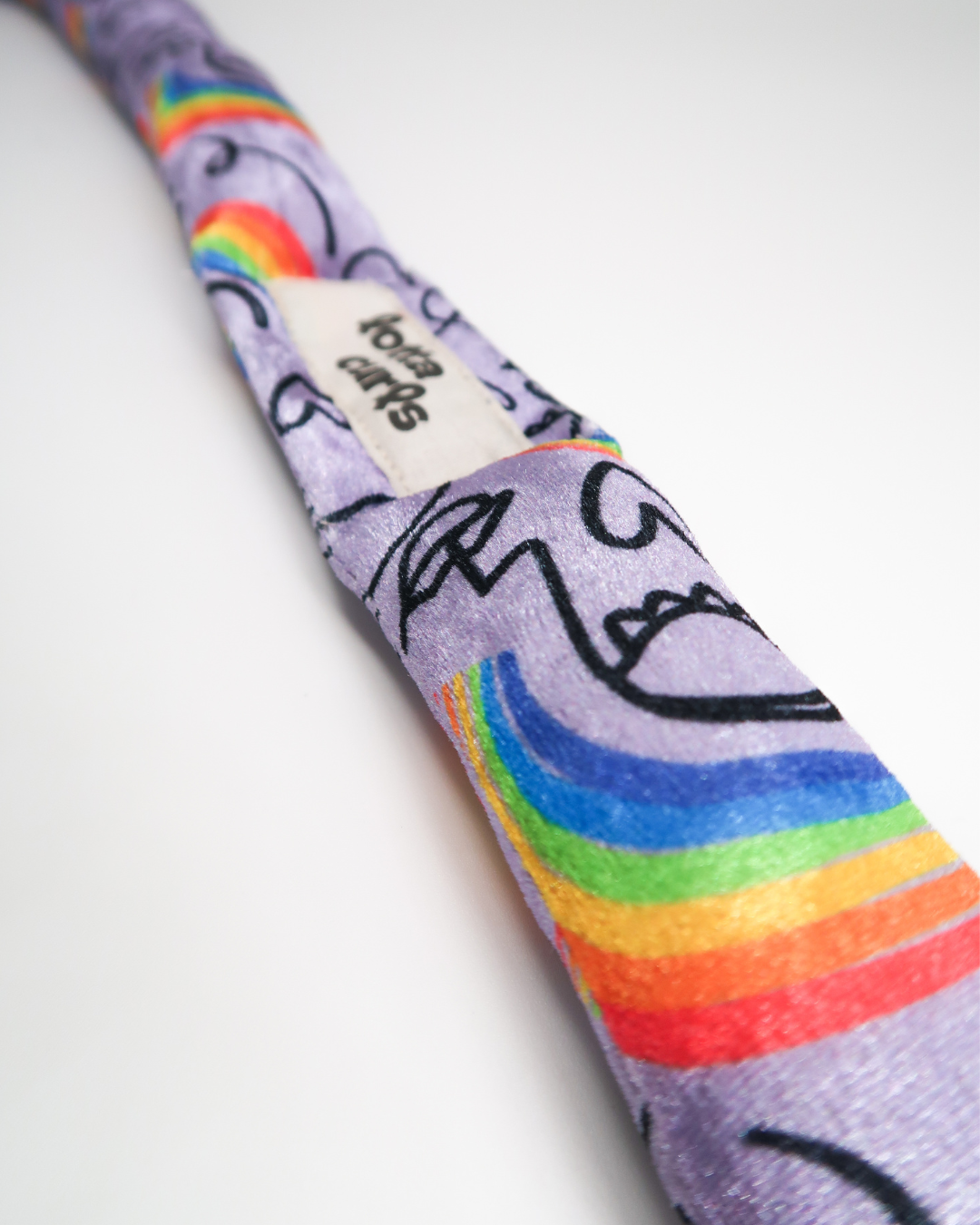 Lotta Curls Pride Design Detail
