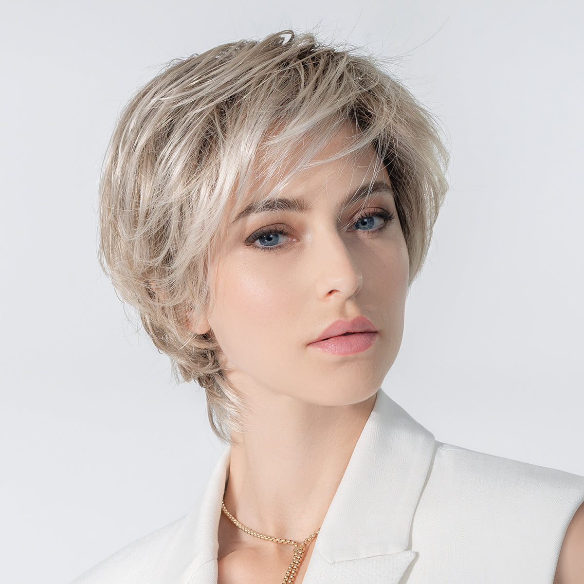 Satin Soft Perücke – Ellen Wille