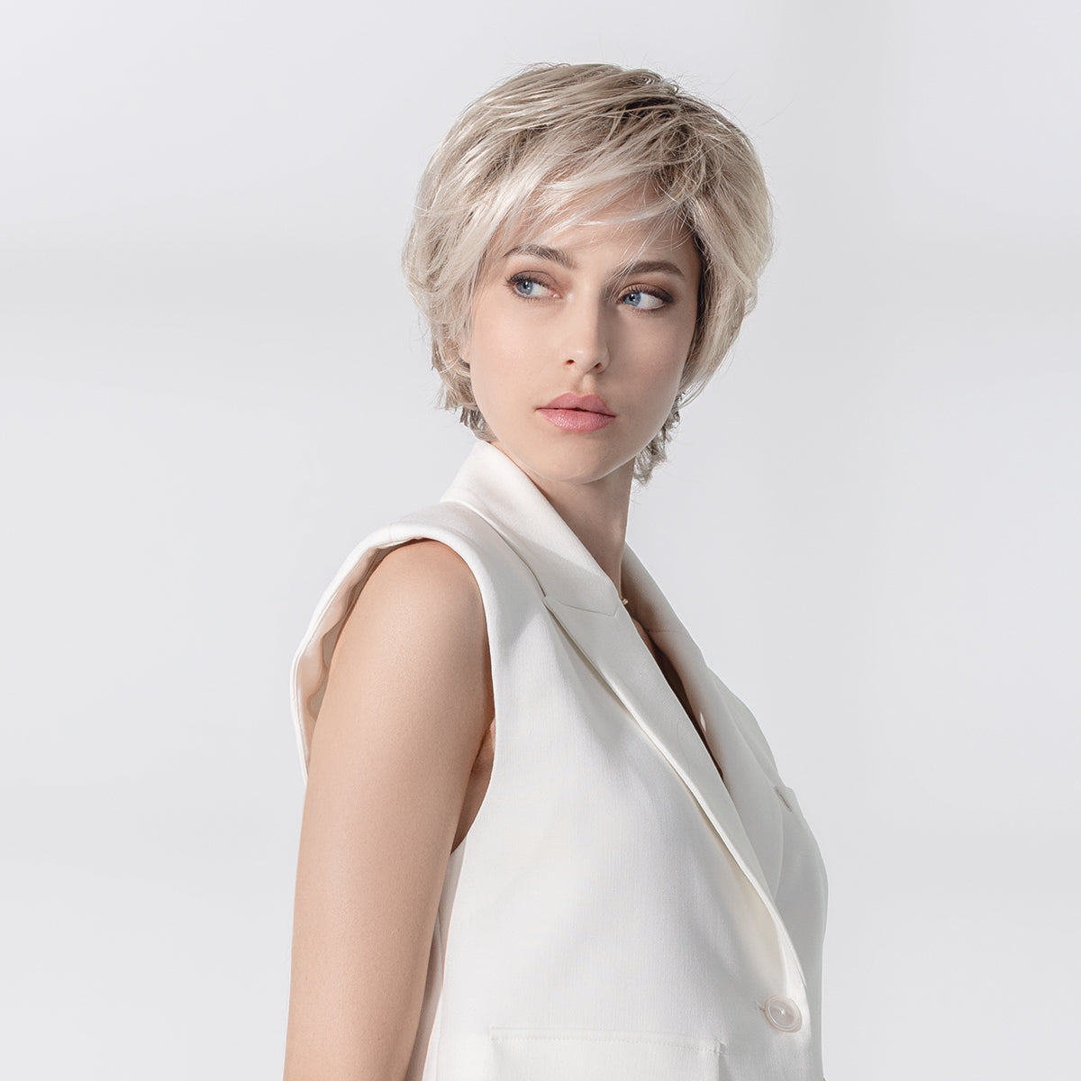 Satin Soft Perücke – Ellen Wille